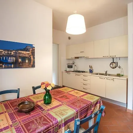Nice Apartment Near Ponte Vecchio-3